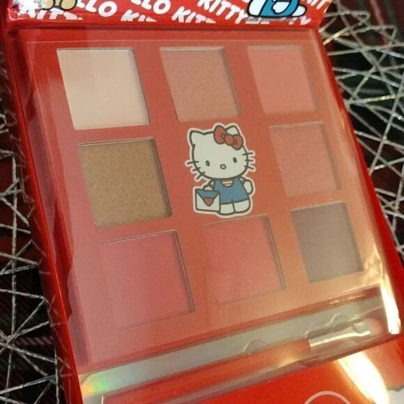 Hello Kitty Shimmery Eye Shadow Palette with Mirror and Brush NWT - Picture 8 of 14